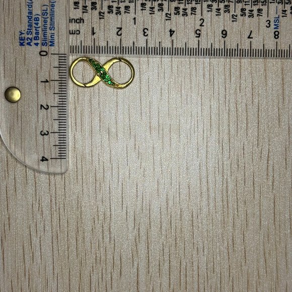 14K yellow gold vermeil pave emerald infinity lock - Picture 4 of 7